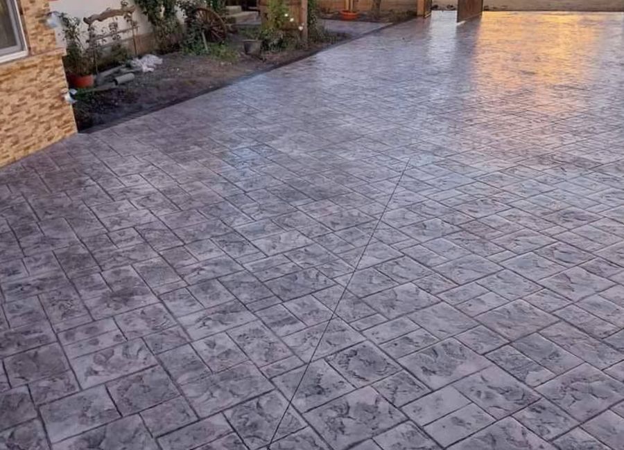 Suprafata decorativa realizata din beton amprentat